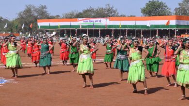 75th Republic Day Main Function : स्कूली बच्चों ने दी सांस्कृतिक कार्यक्रमों की शानदार प्रस्तुति…ज्ञान गंगा इंगलिश मीडियम स्कूल को मिला प्रथम पुरस्कार