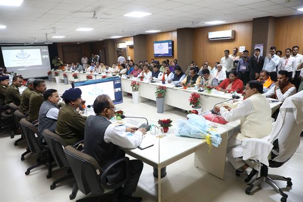 Division Level Review Meeting : मुख्यमंत्री डॉ. मोहन यादव की अध्यक्षता में इंदौर की संभाग स्तरीय समीक्षा बैठक