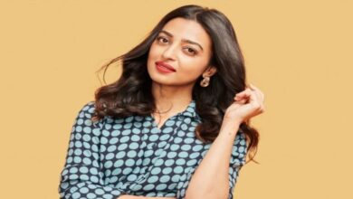 Radhika Apte : एयरोब्रिज में लॉक हुईं राधिका आप्टे, पोस्ट शेयर कर बताई आपबीती