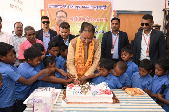 CG CM Vishnu Deo Sai : बच्चों के साथ केक काटकर जन्मदिन मनाया मुख्यमंत्री ने…प्रधानमंत्री मोदी ने भी बधाई दी