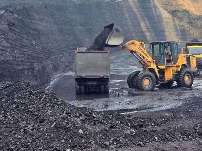 Illegal Mining of Minerals : खुले में कोयला परिवहन करते एसईसीएल के 27 ट्रक पकड़ाए